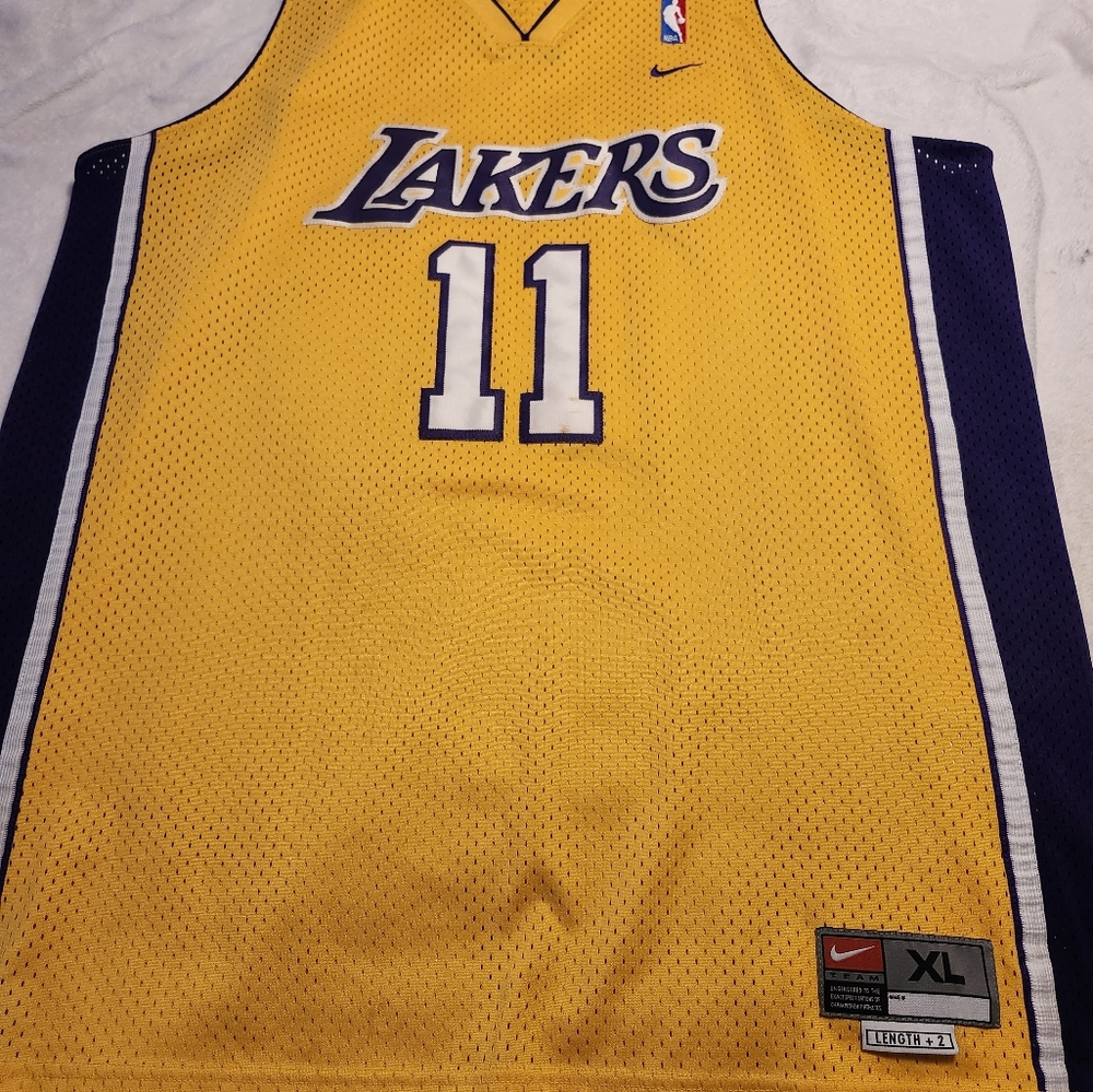 Lakers stitched jersey